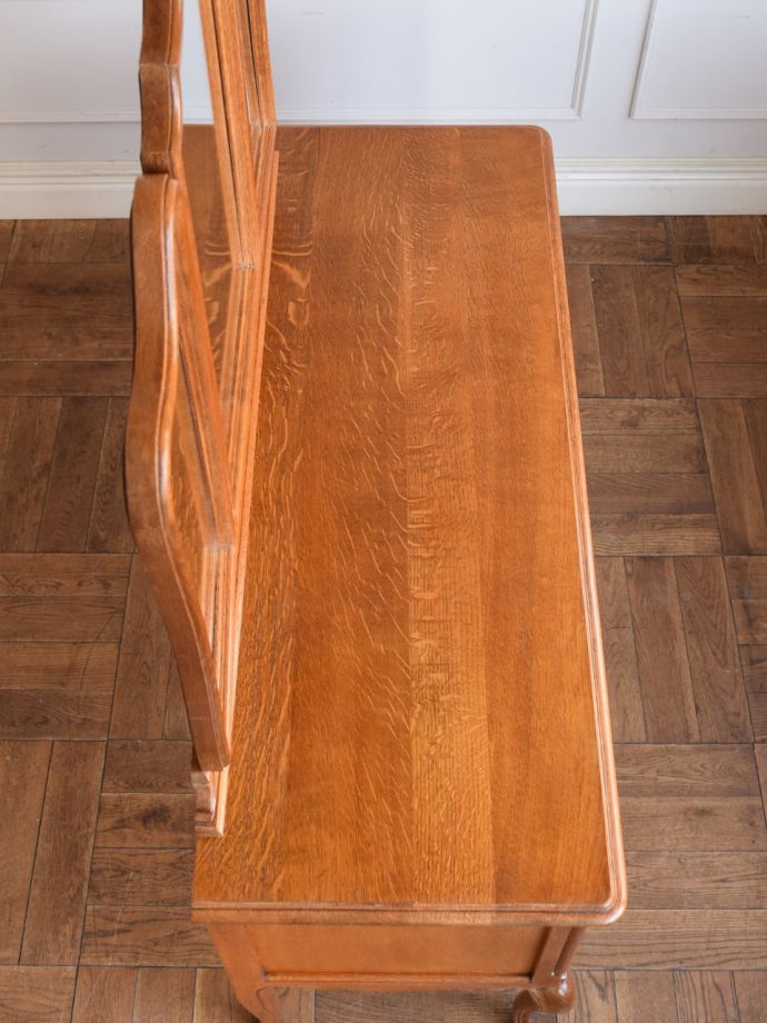 アンティークドレッサーの天板