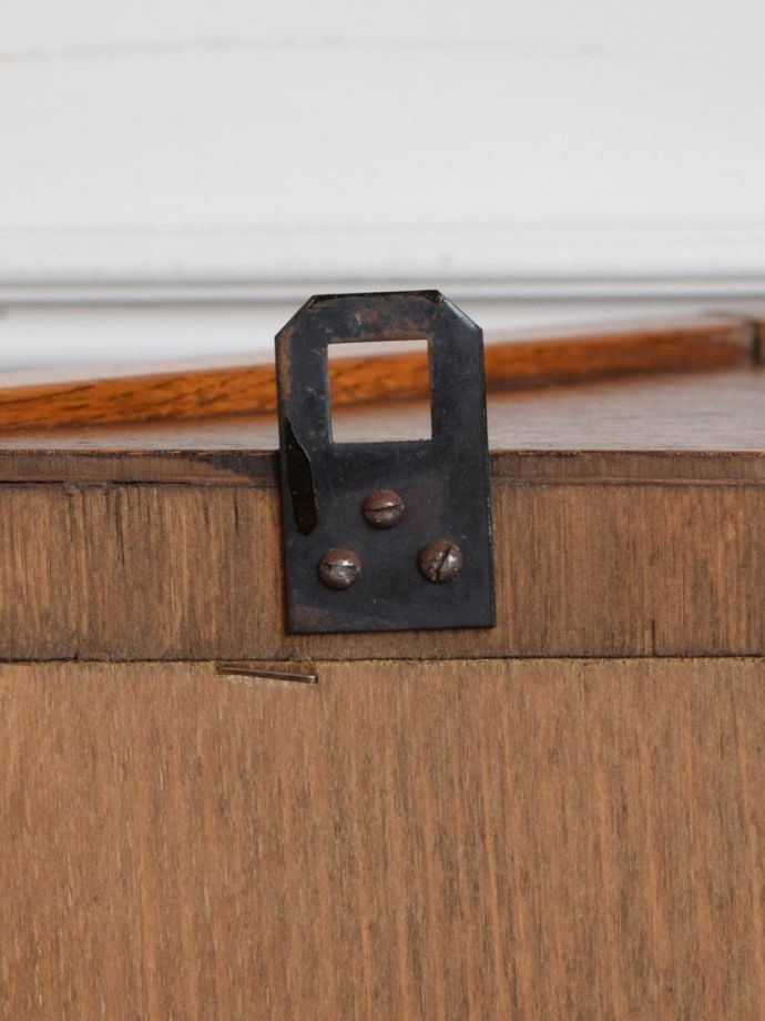 ウォールキャビネットのフック