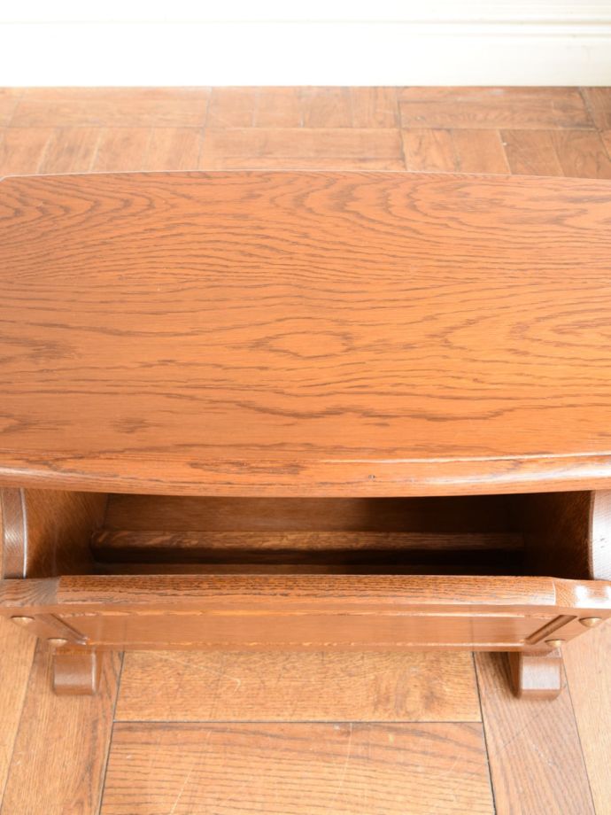 マガジンラックの天板