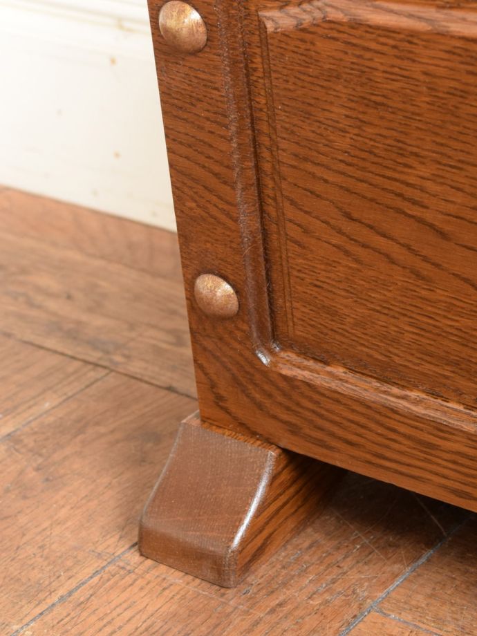 マガジンラックの脚