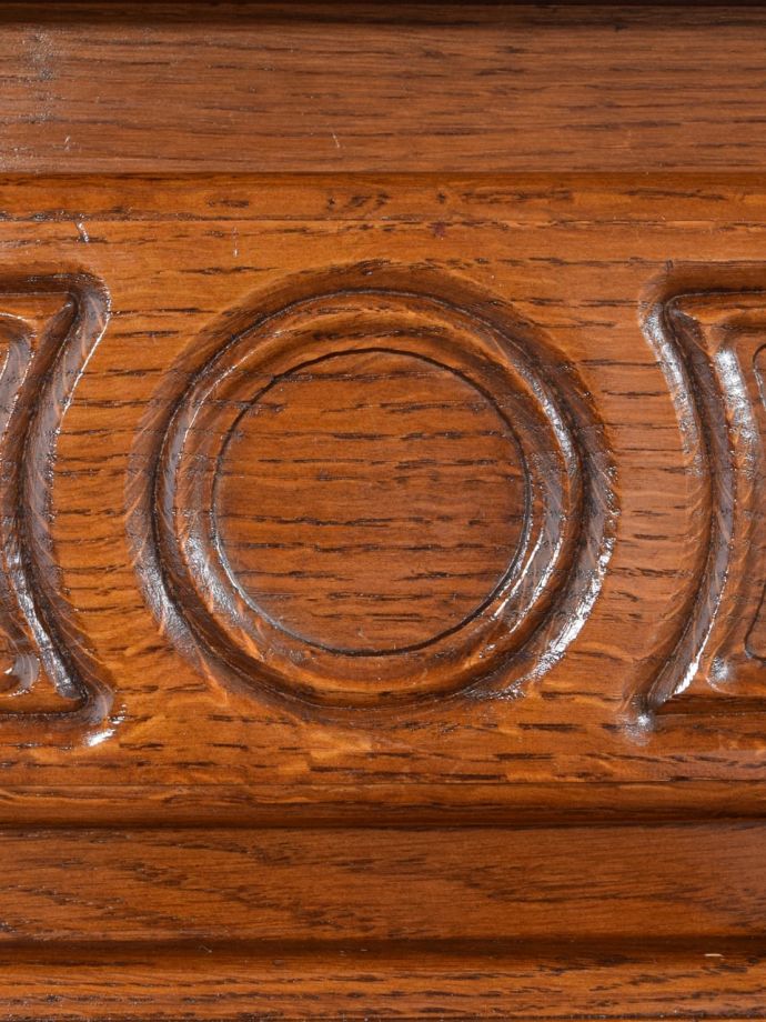 フランスらしい彫