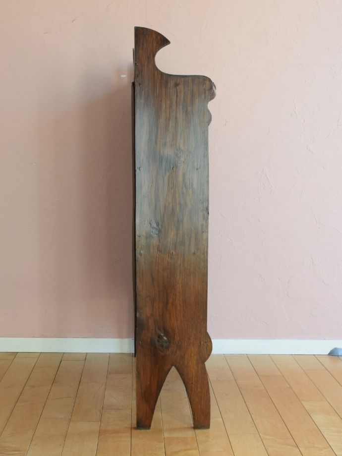 オープンシェルフの側面