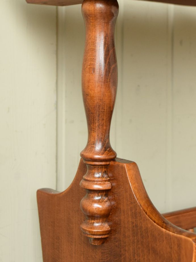 アンティーク家具らしい装飾