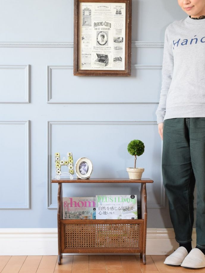 アンティークのおしゃれなマガジンラック