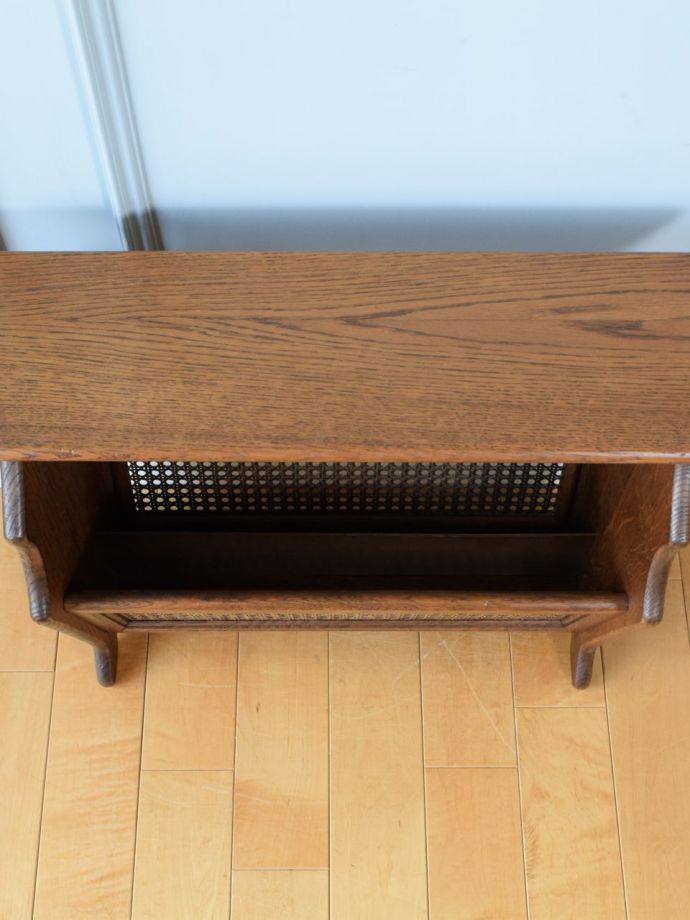 マガジンラックの天板