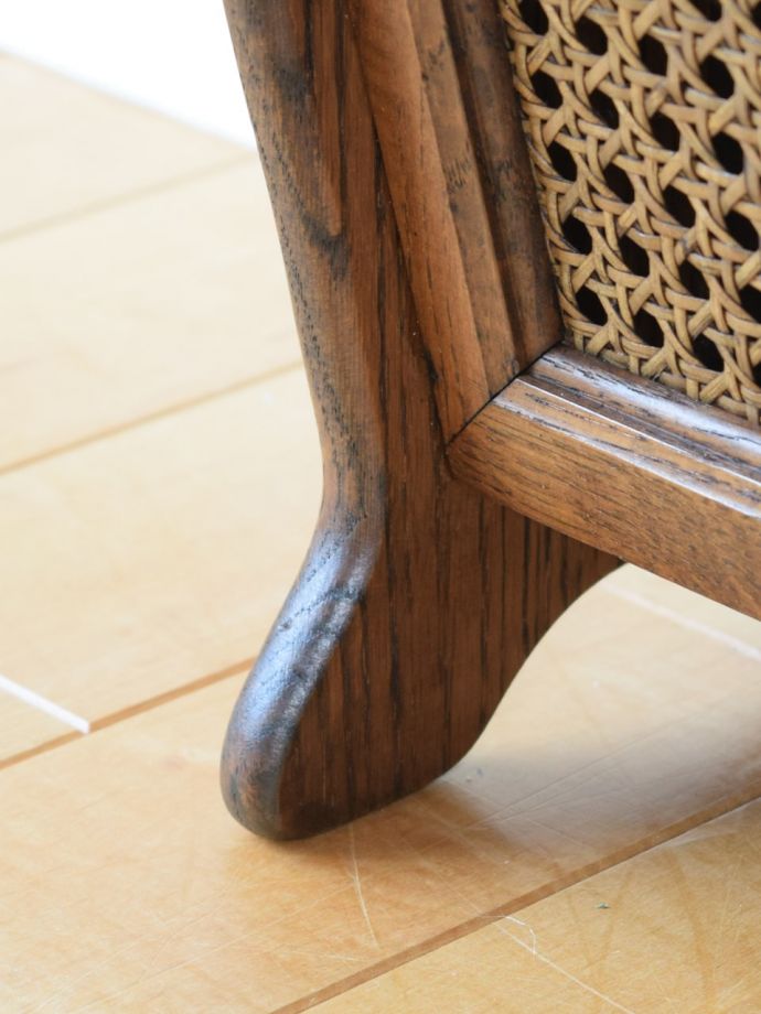 マガジンラックの脚