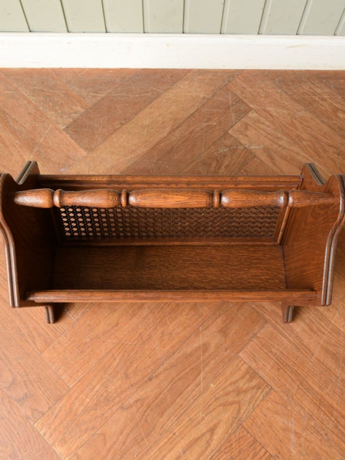 マガジンラックの中