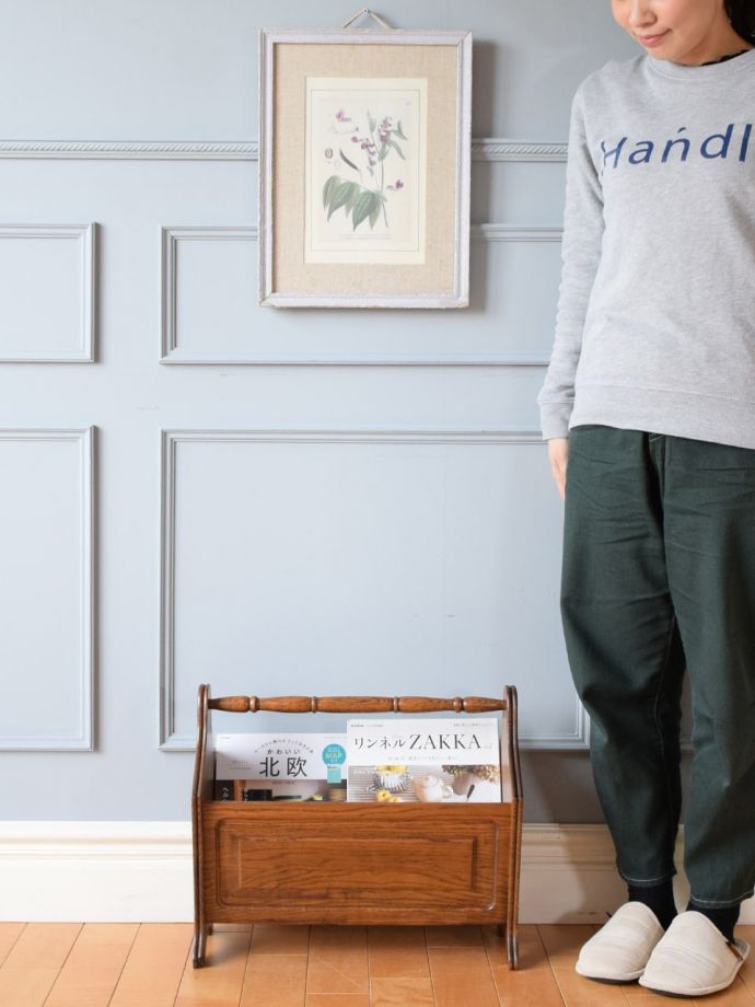 アンティークのおしゃれなマガジンラック