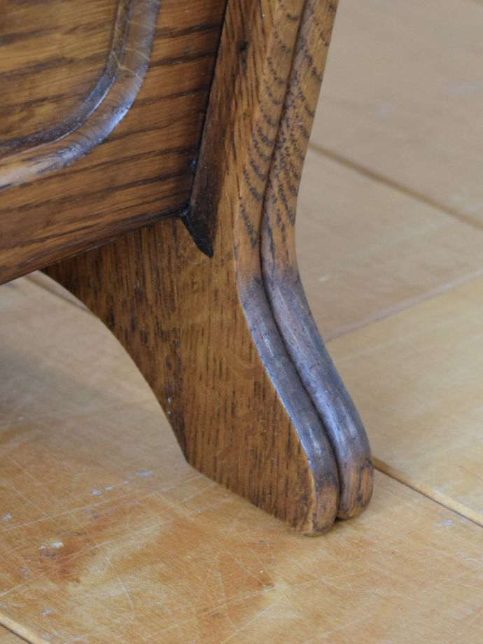 マガジンラックの脚