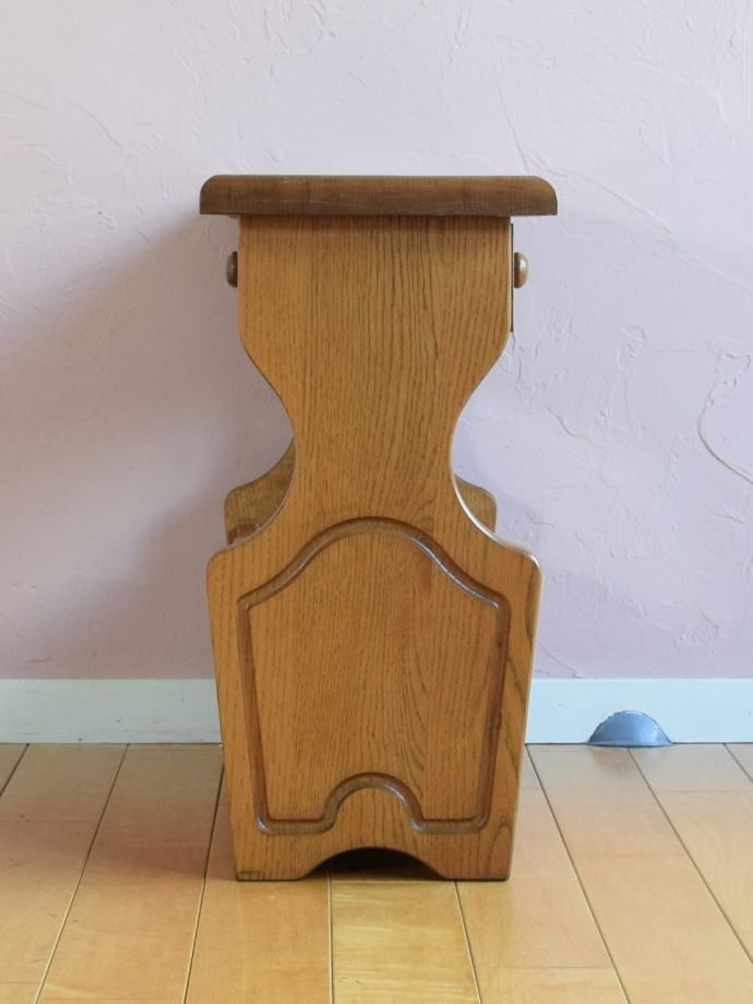 マガジンラックの側面