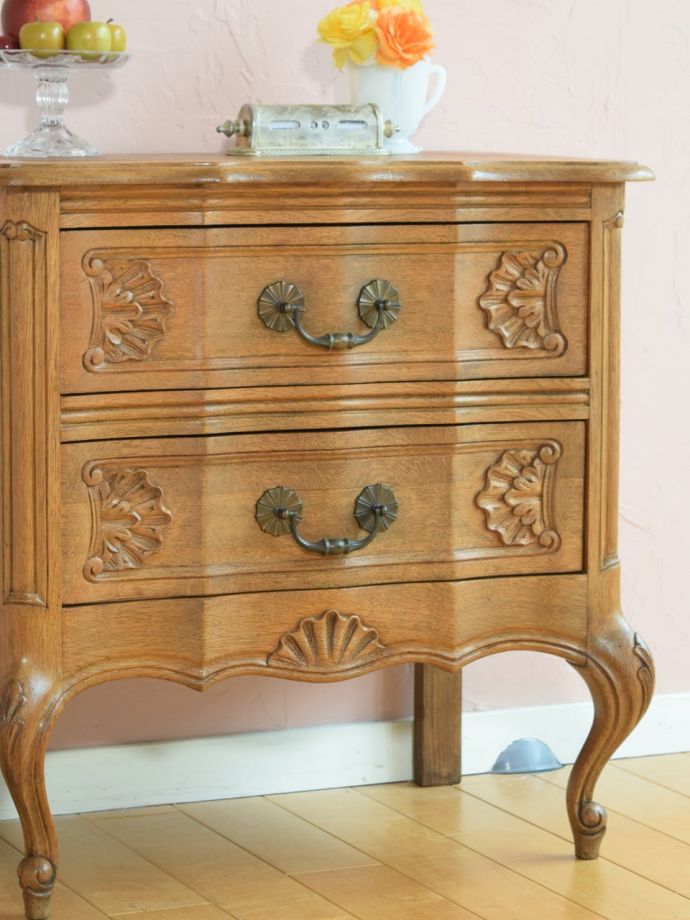 フランスアンティーク家具らしさが漂う装飾