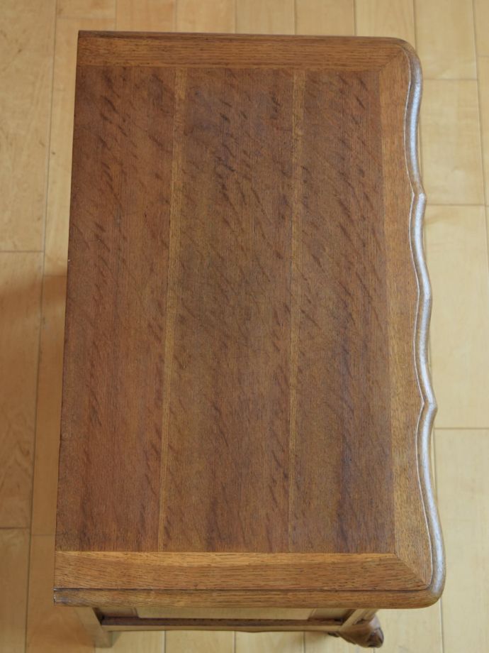 サイドチェストの天板