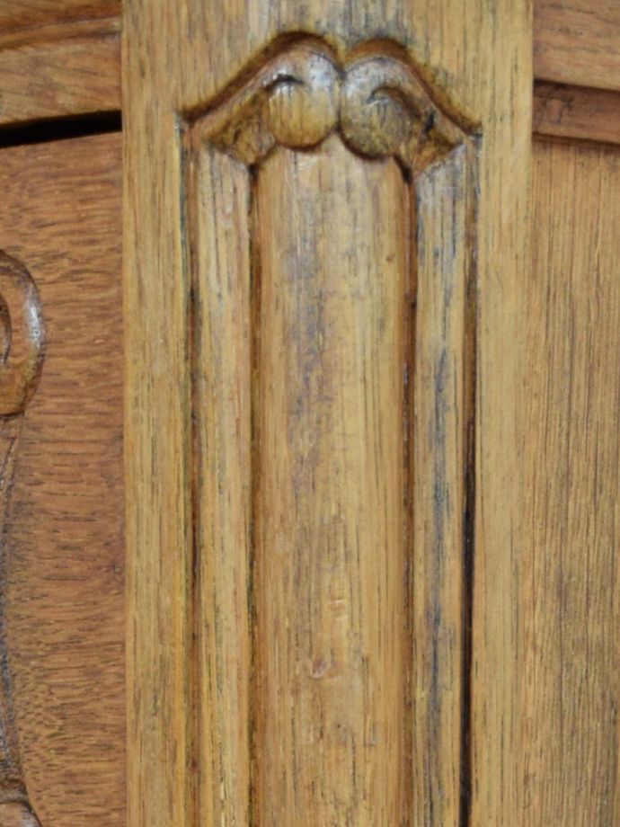 アンティーク家具の装飾