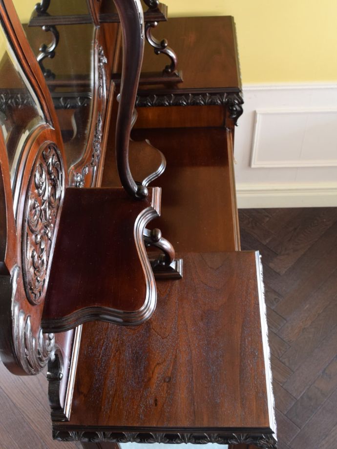 パーラーキャビネットの天板