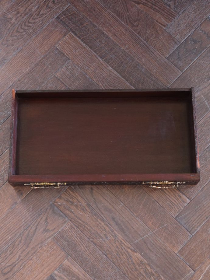 パーラーキャビネットの引き出し