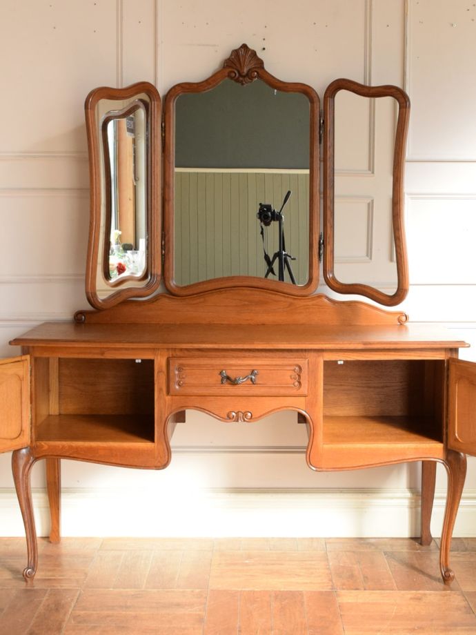 フランスから届いた優雅なアンティーク家具、三面鏡のドレッサー(j
