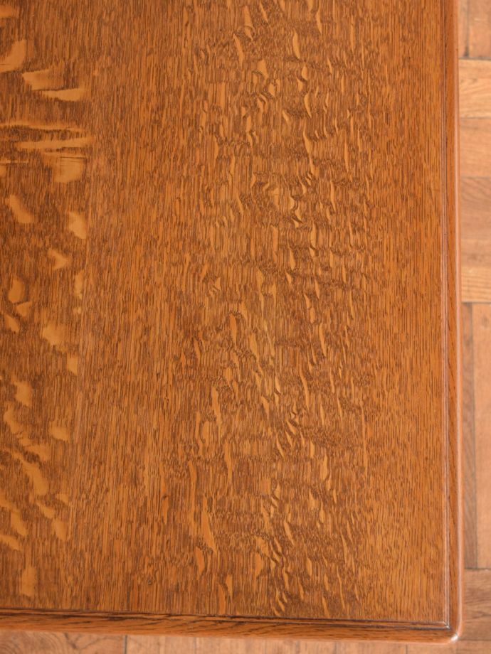 ドレッサーの天板