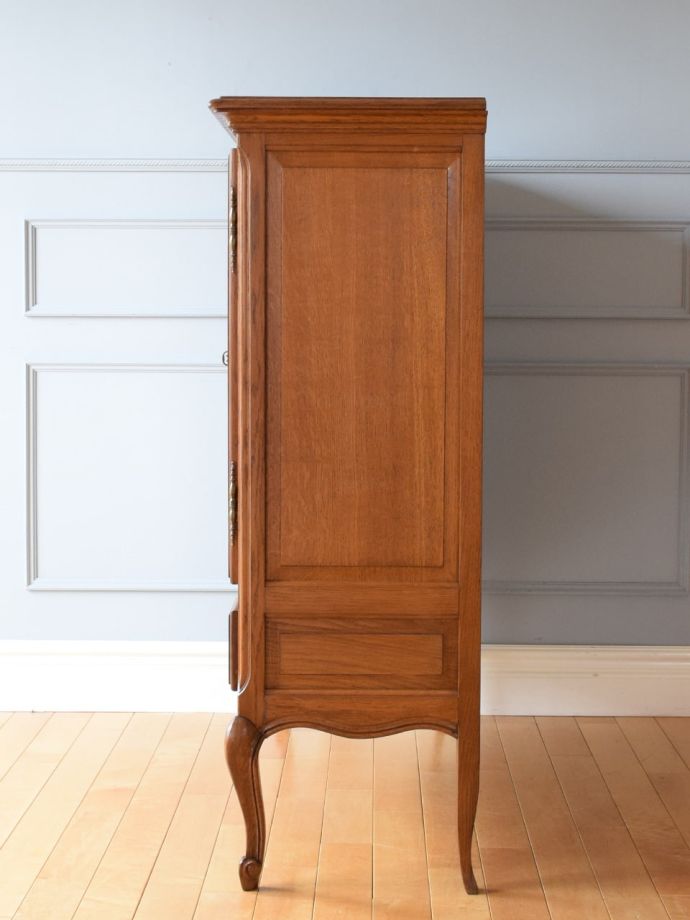 サイドボードの側面