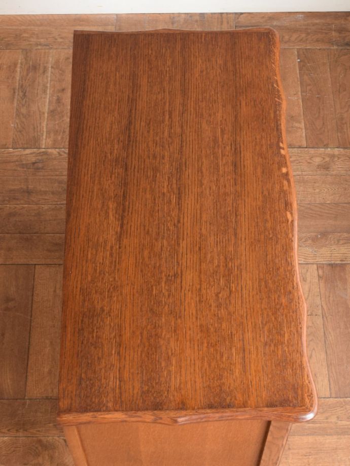 おしゃれなチェストの天板