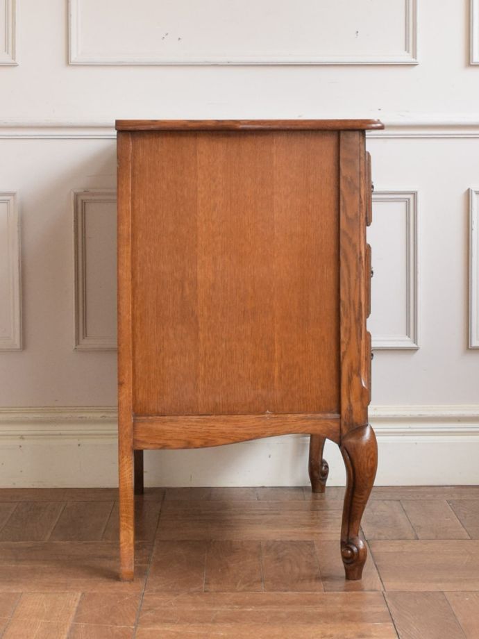 アンティークチェストの側面