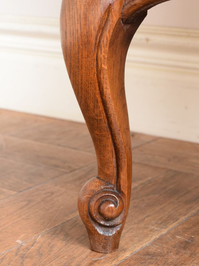 アンティークチェストの脚