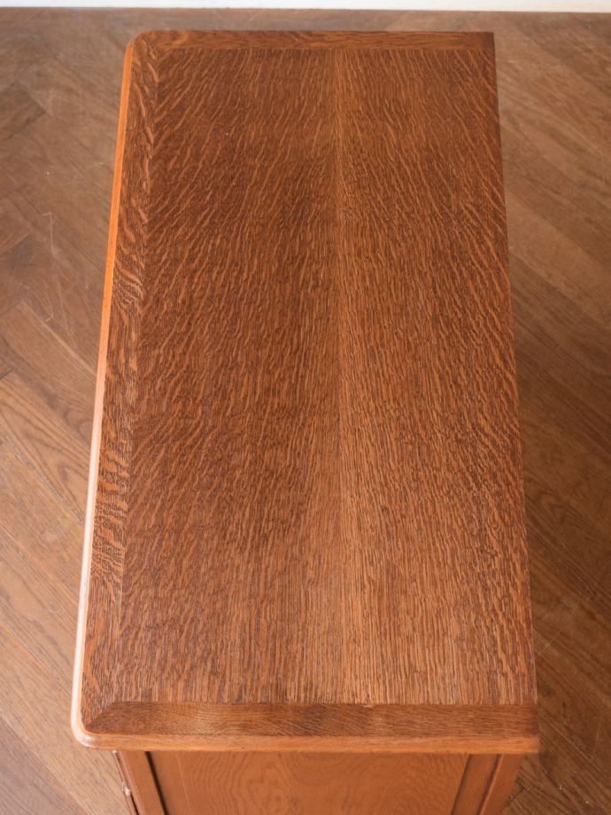 おしゃれなチェストの天板