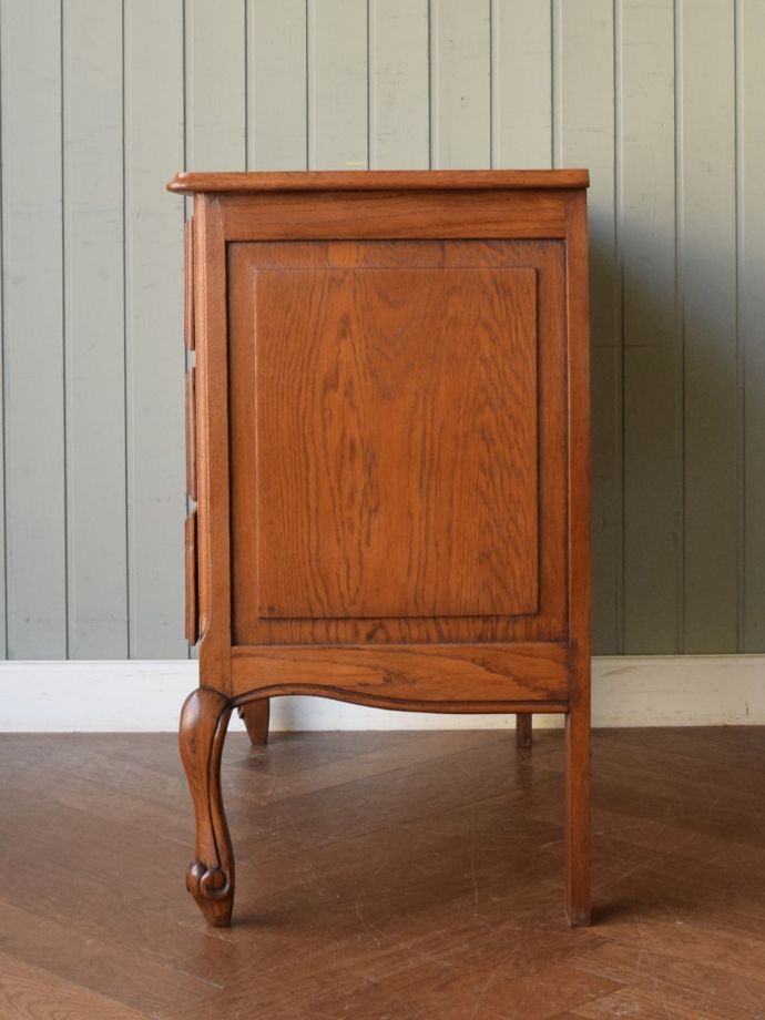 アンティークチェストの側面