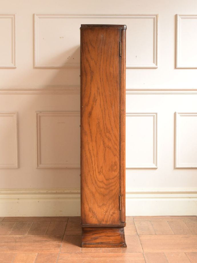 【送料込】鎌倉彫り キャビネット ガラス扉 花蝶模様 和モダン家具 アンティーク 送料込】鎌倉彫り キャビネット ガラス扉 花蝶模様 和モダン家具