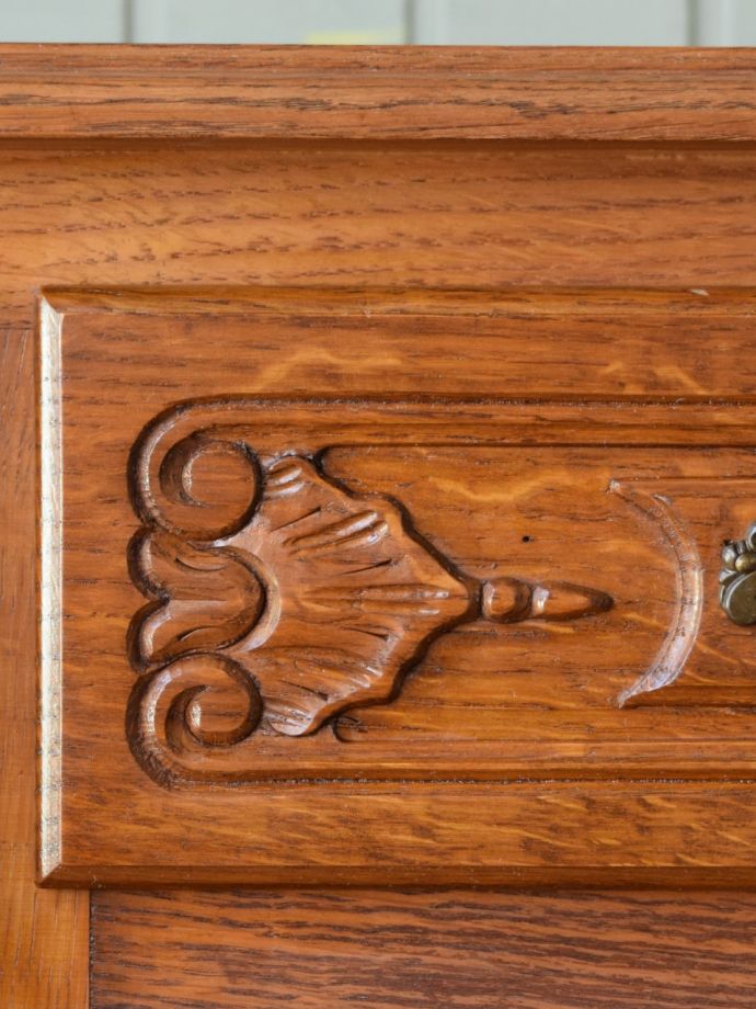 アンティークらしい彫