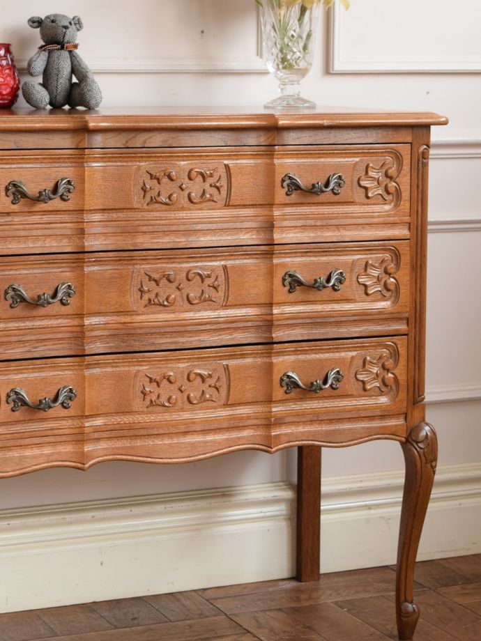 フランスのおしゃれな収納家具