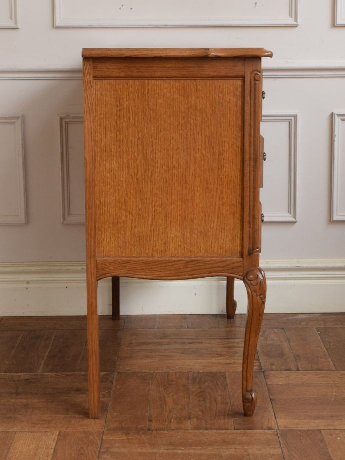 アンティークチェストの側面