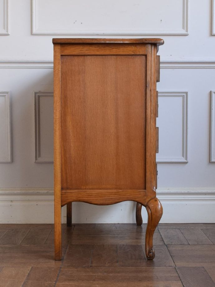 アンティークチェストの側面