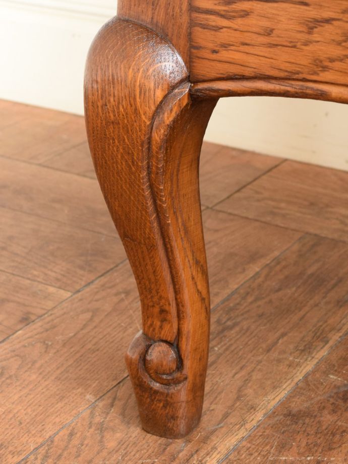 アンティーク家具の脚