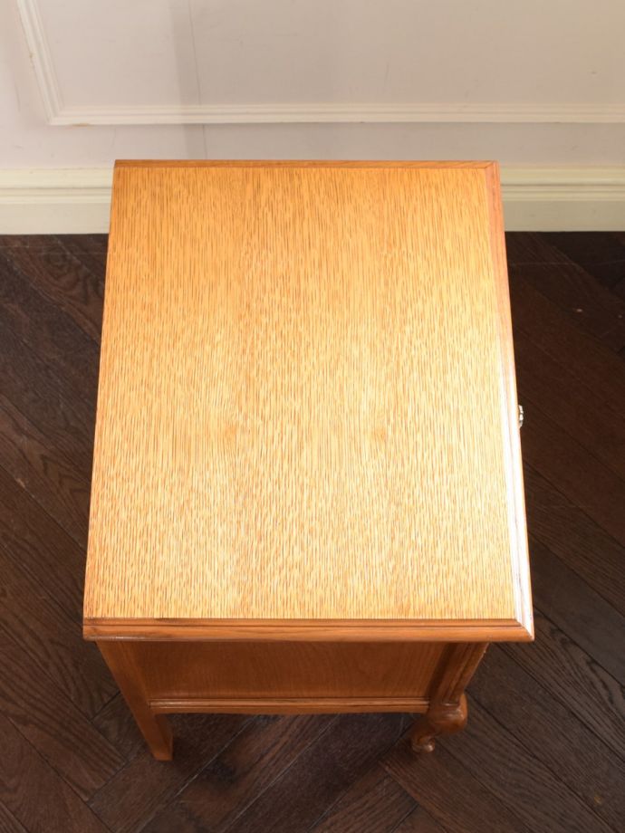 サイドチェストの天板