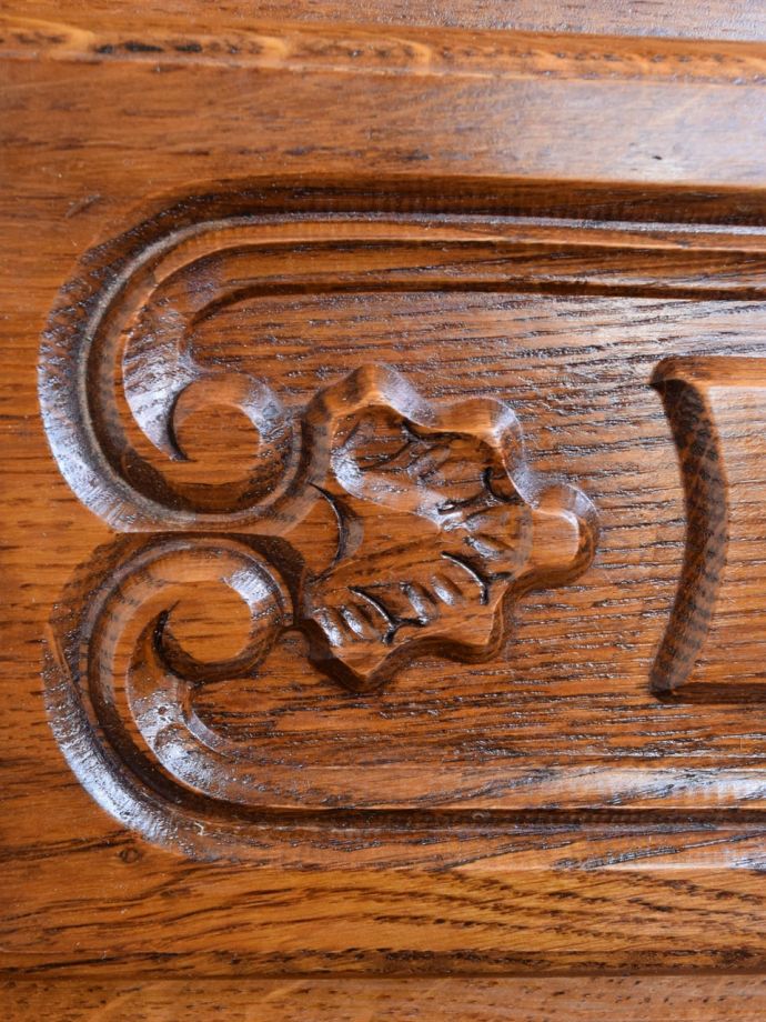 アンティークらしい彫