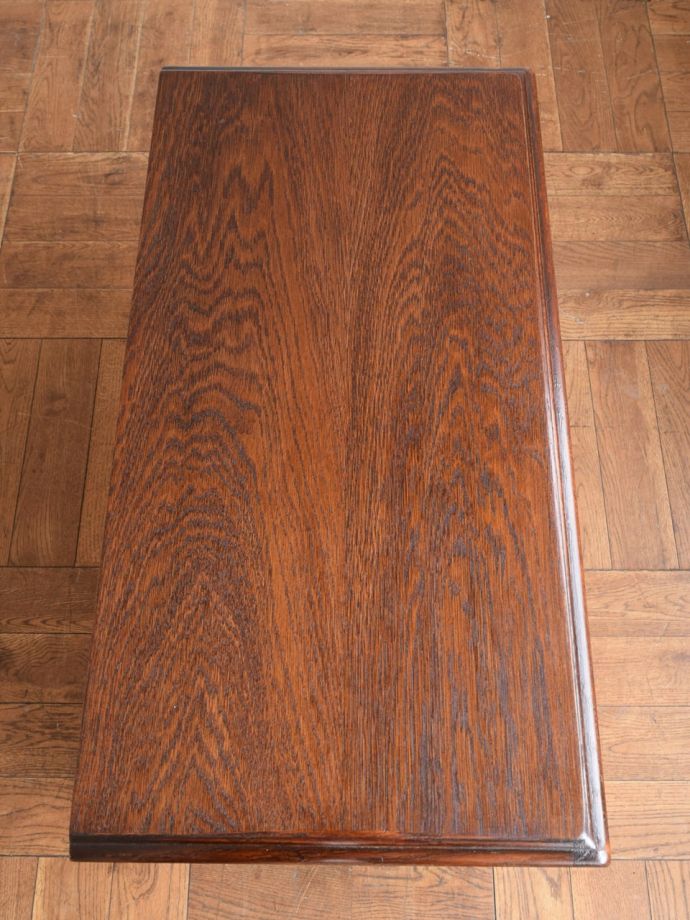 サイドボードの天板