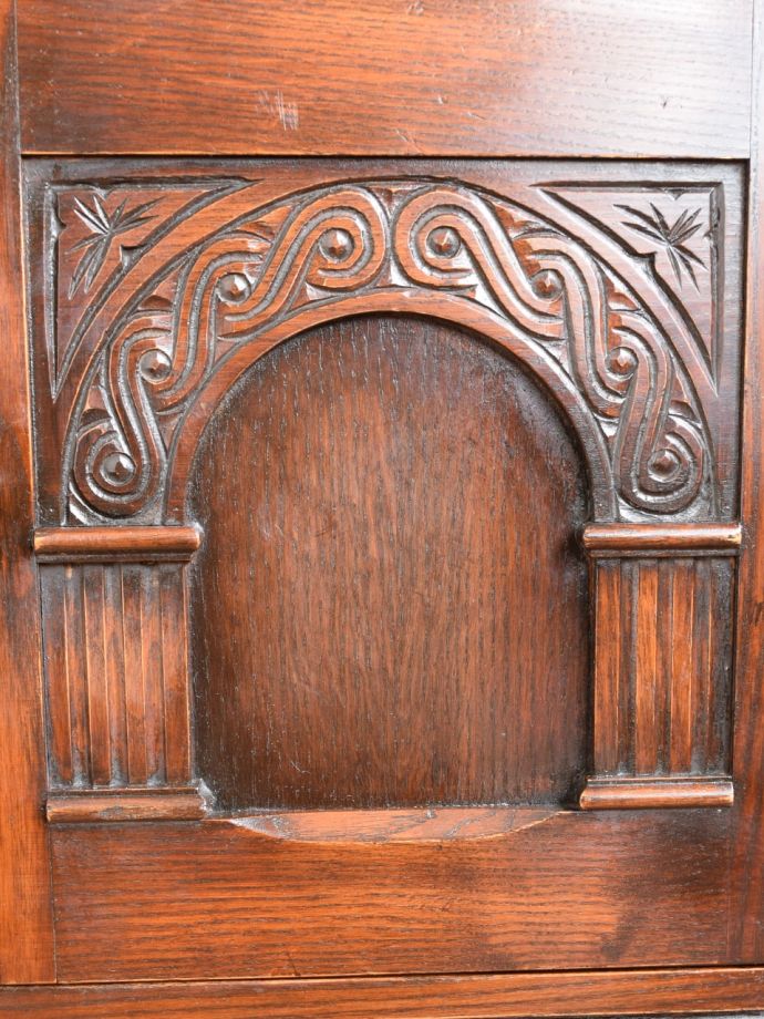 アンティークらしい彫