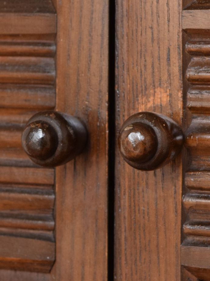 コーナー用キャビネットの取っ手