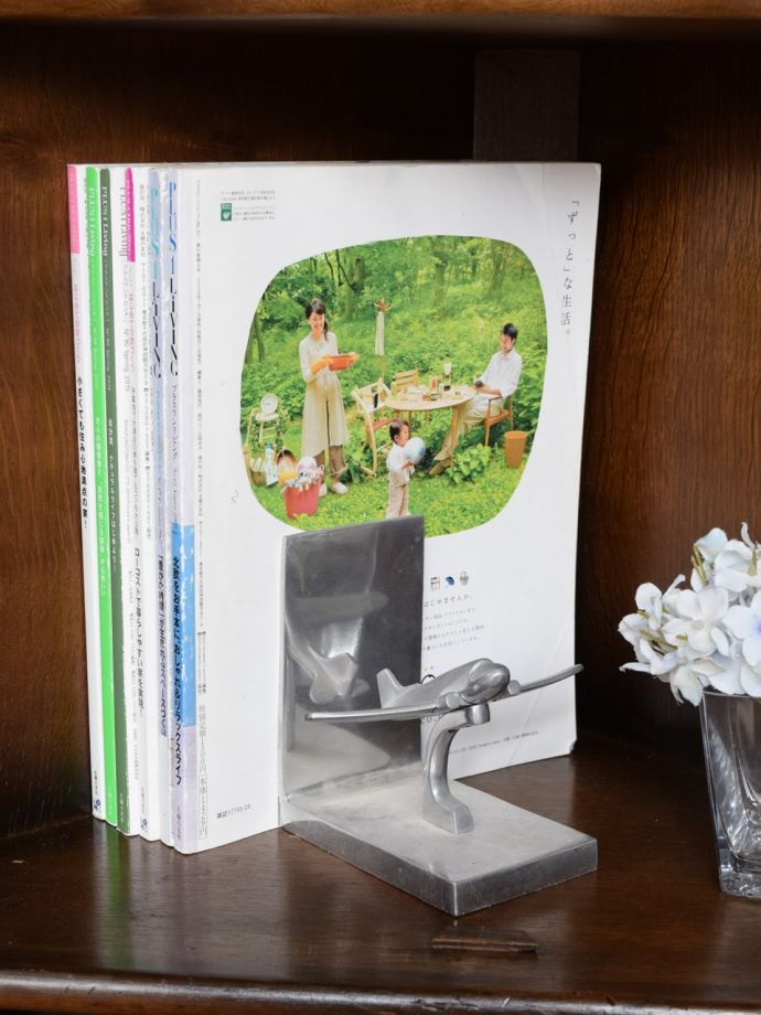 キャビネットの扉を開けると