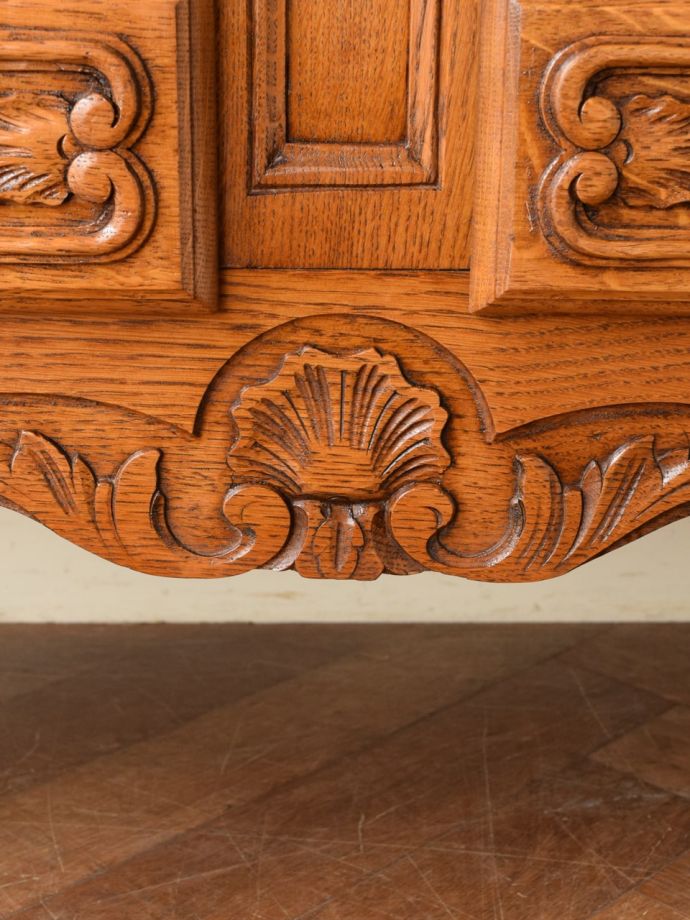 サイドボードの装飾