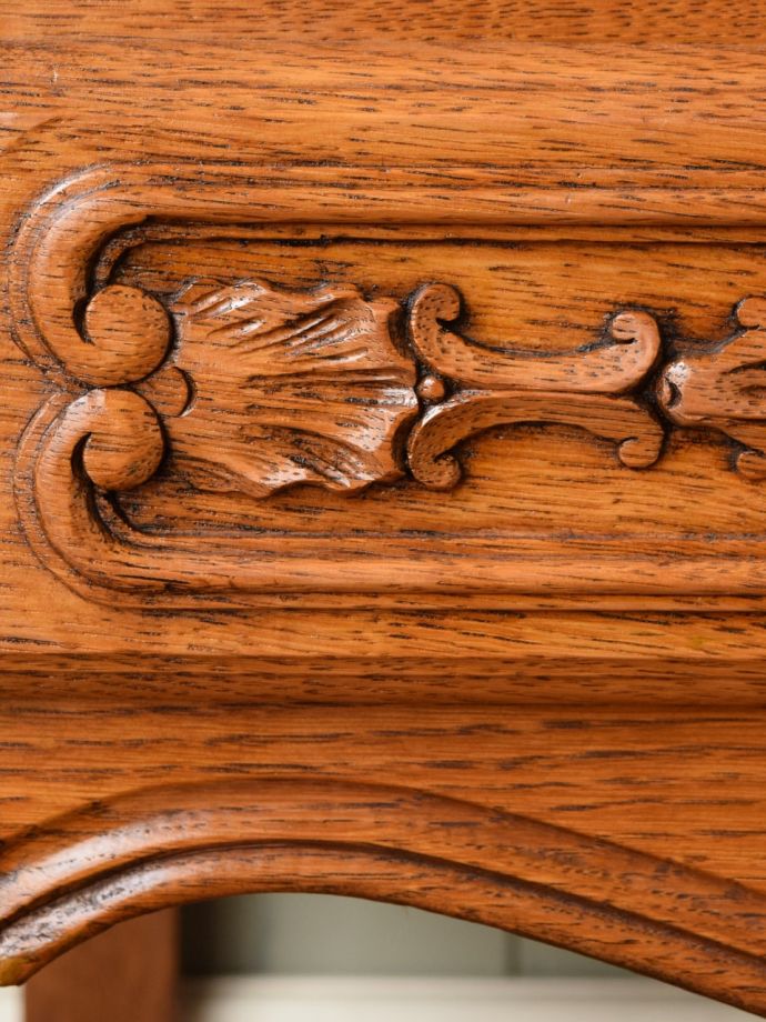 アンティークらしい彫