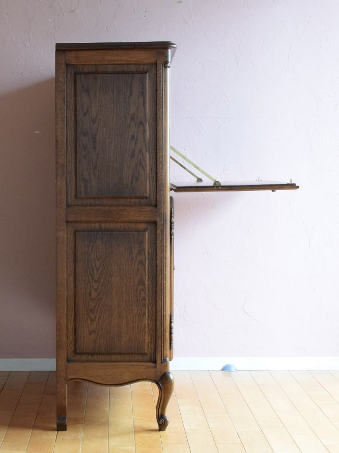 サイドボードの側面