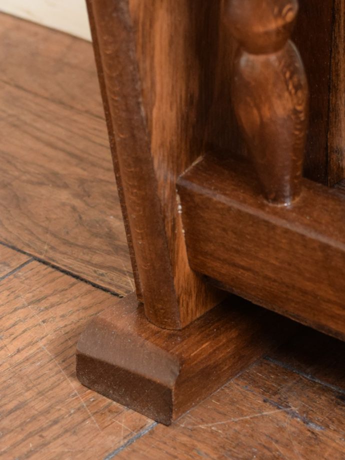 マガジンラックの脚