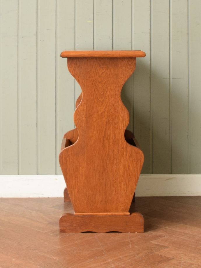 マガジンラックの側面