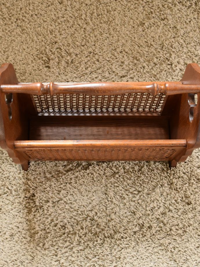 マガジンラックの中