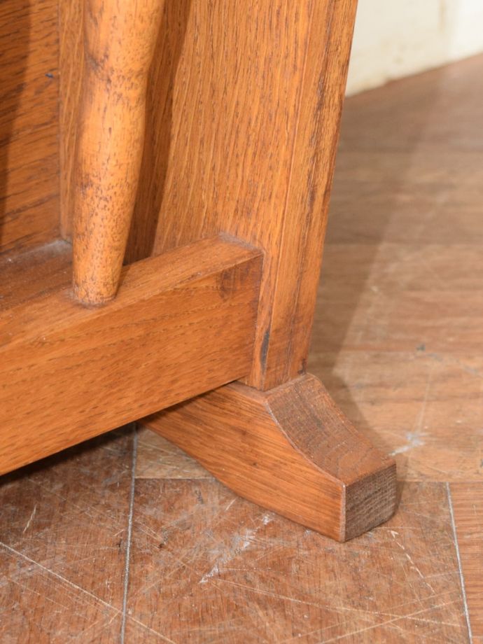 マガジンラックの脚