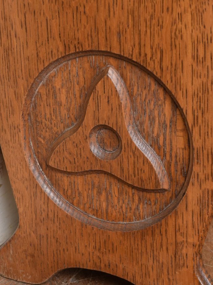 アンティーク家具らしい装飾