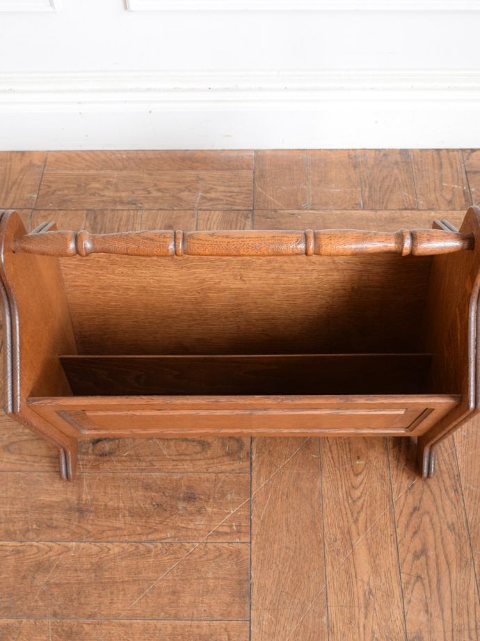 マガジンラックの中