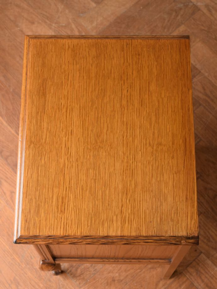 サイドチェストの天板