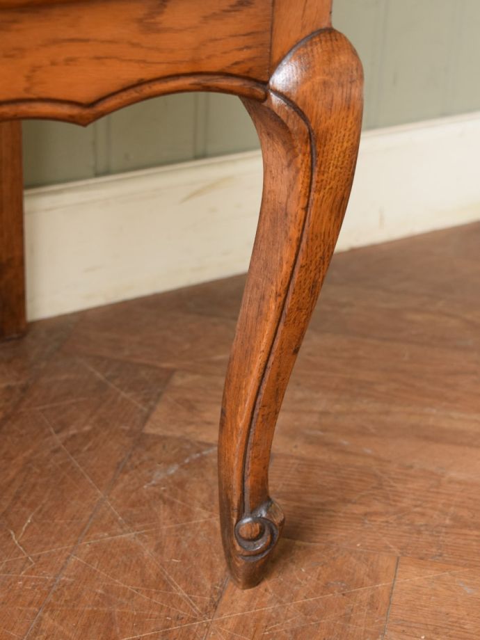 アンティーク家具の脚